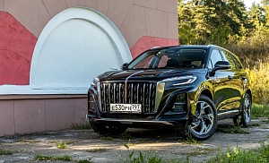 HONGQI HS3: ИМПЕРСКИЙ ДУХ В КОМПАКТНОЙ ОБОЛОЧКЕ